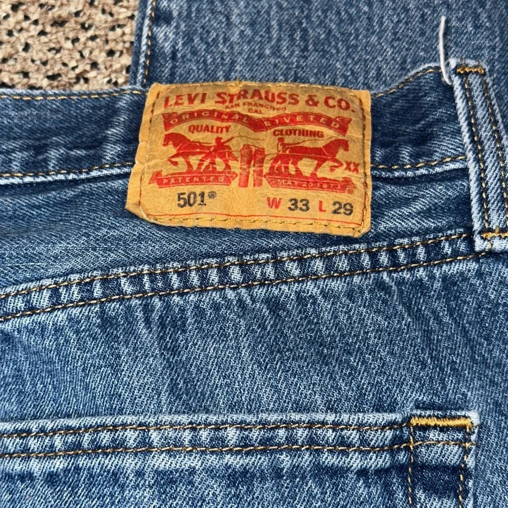 Levis 501 Original Fit Mens Blue Denim Straight Leg Button Fly Jeans W33 L29